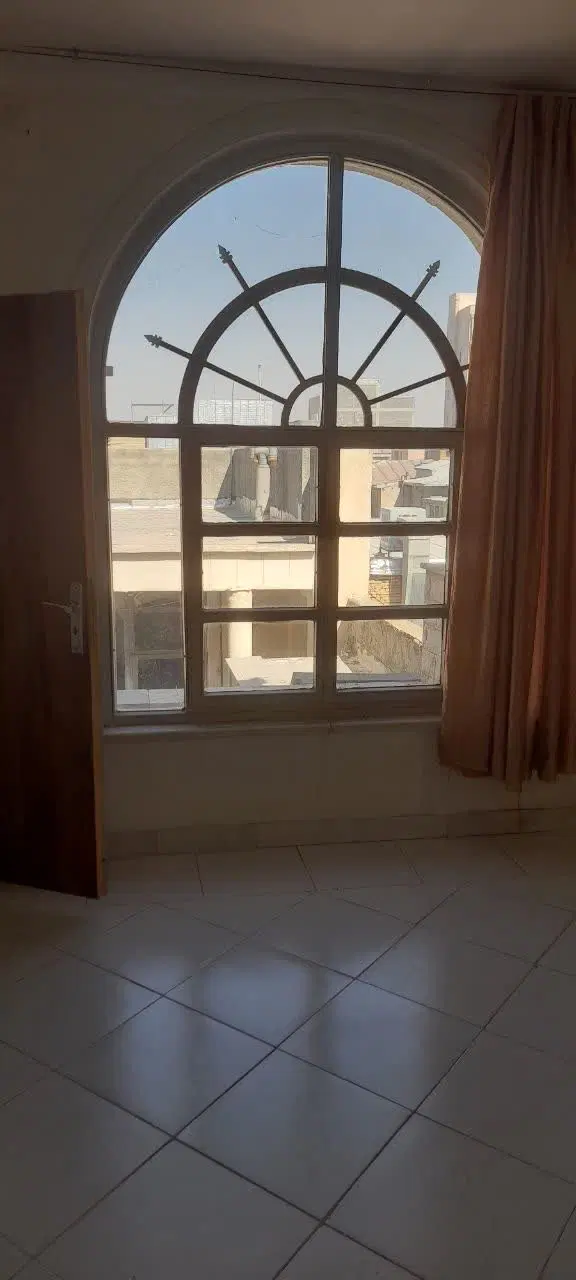 واحد۸۰ متری شریعتی