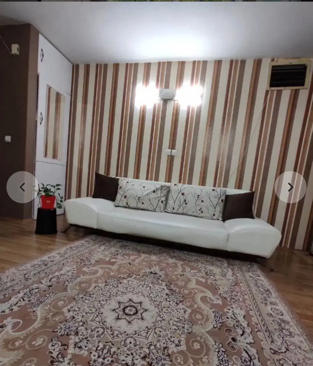 واحد ۵۰ متری با پارکینگ و انباری