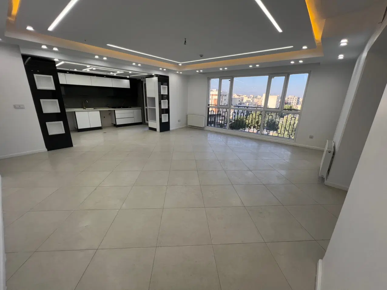 آپارتمان ۱۰۶ متر دو خواب فول امکانات آکواریوم
