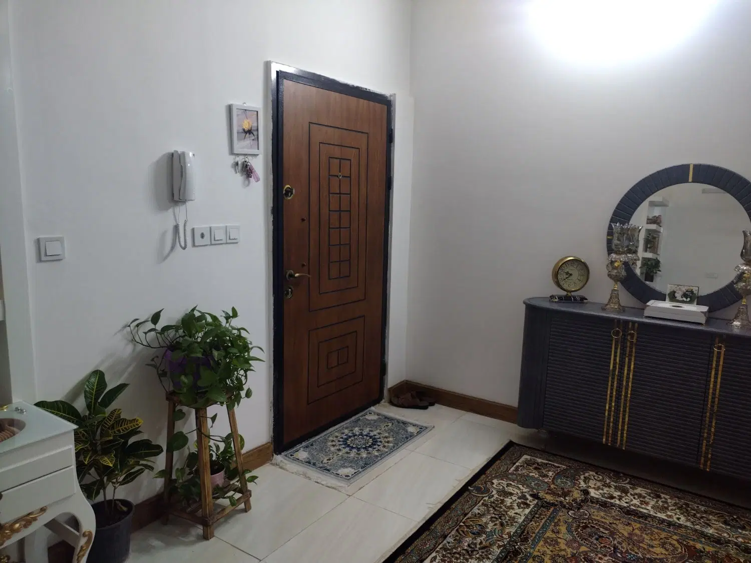 یک طبقه 100متری با پارکینگ و حیاط خلوط