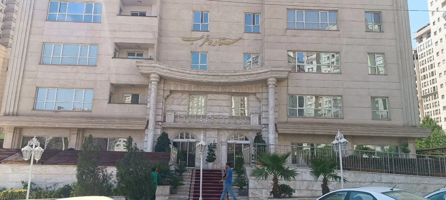 ۱۱۵ متر دو‌خواب دریاچه چیتگر