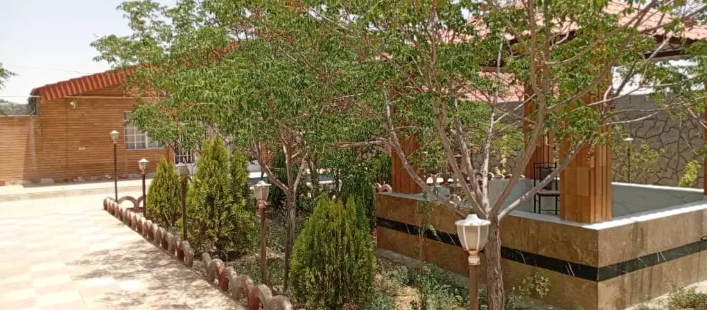 باغ ۷۰۰ متری با مجوز تبرعه برق شخصی