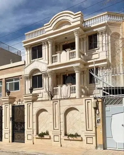 فروش منزل سه طبقه_در بهترین موقعیت بلوار جمهوری