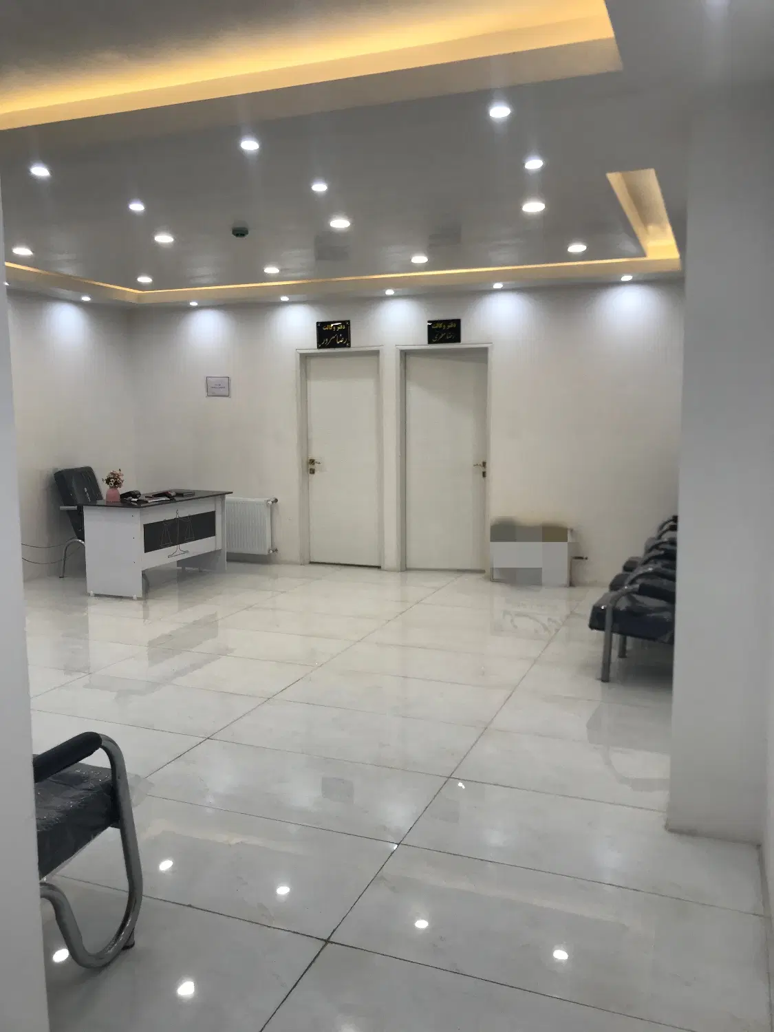 یک اتاق ۲۰ متری اداری از دفتر وکالت