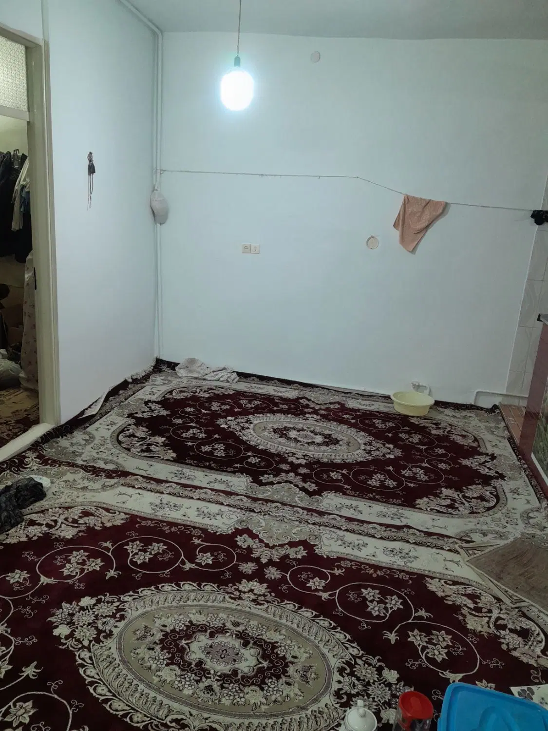 طبقه پایین ۸۴ متر  ۱۰۰ ملییون ۷ تومن