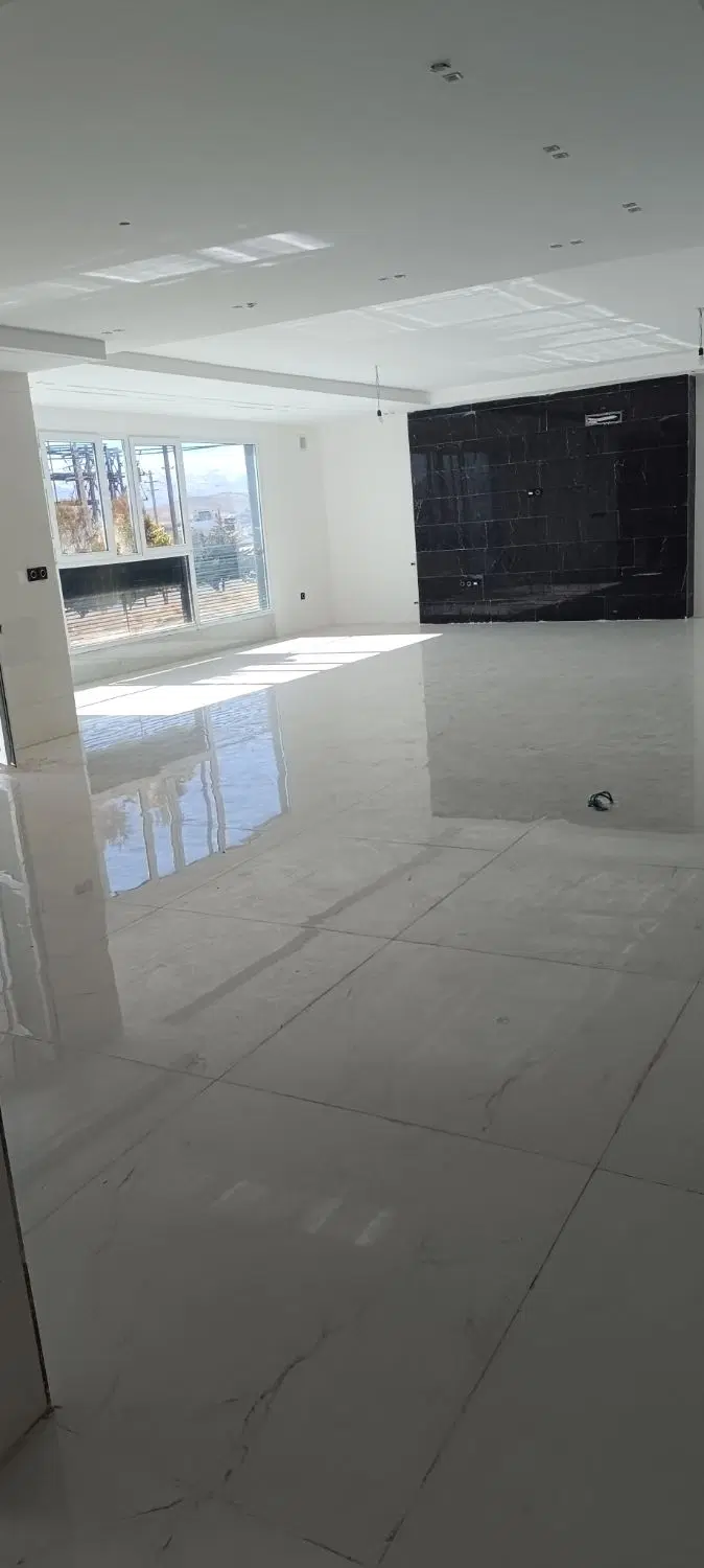 اپارتمان دو‌خواب نوساز خام 125متری