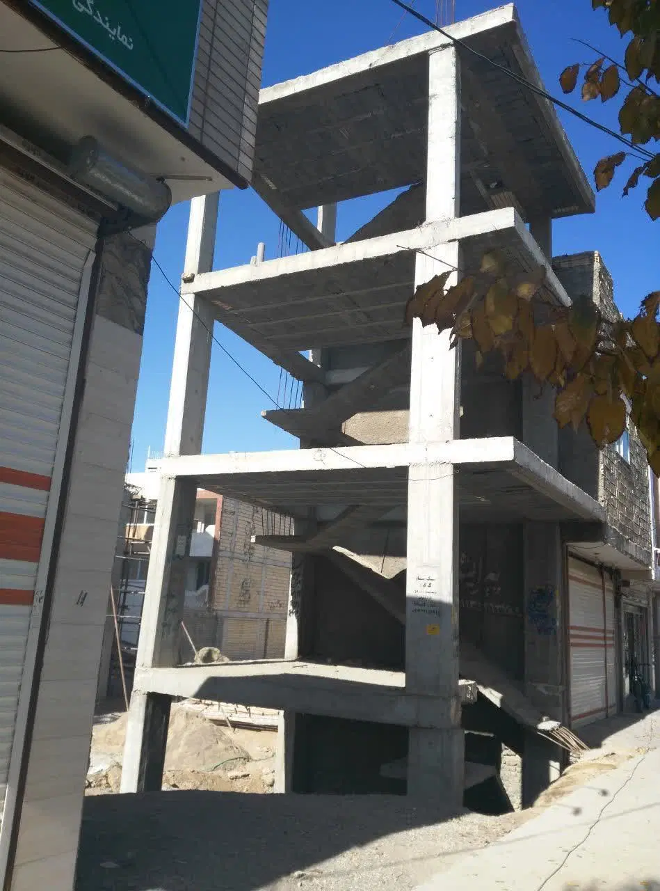 تجاری در شهر ابریشم