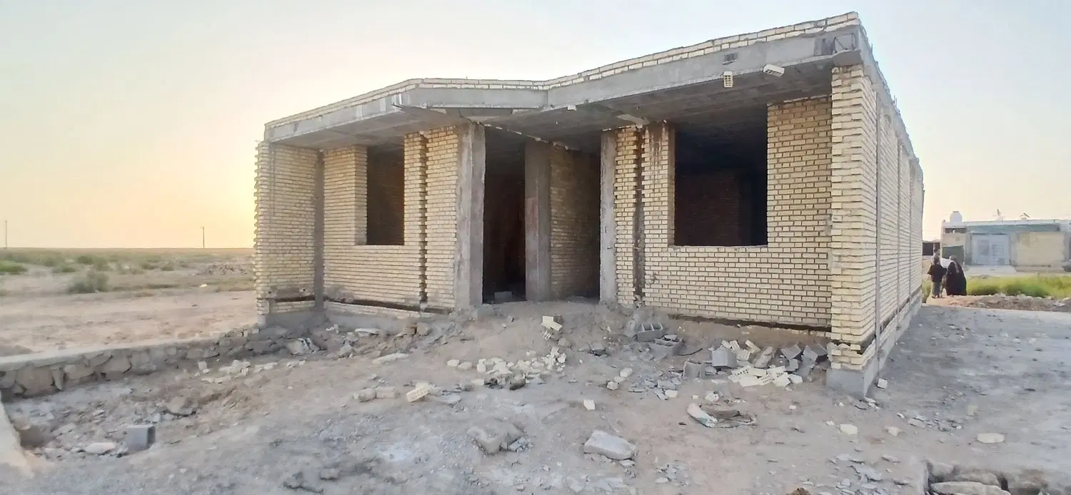 زمین و منزل نیم ساز دونه