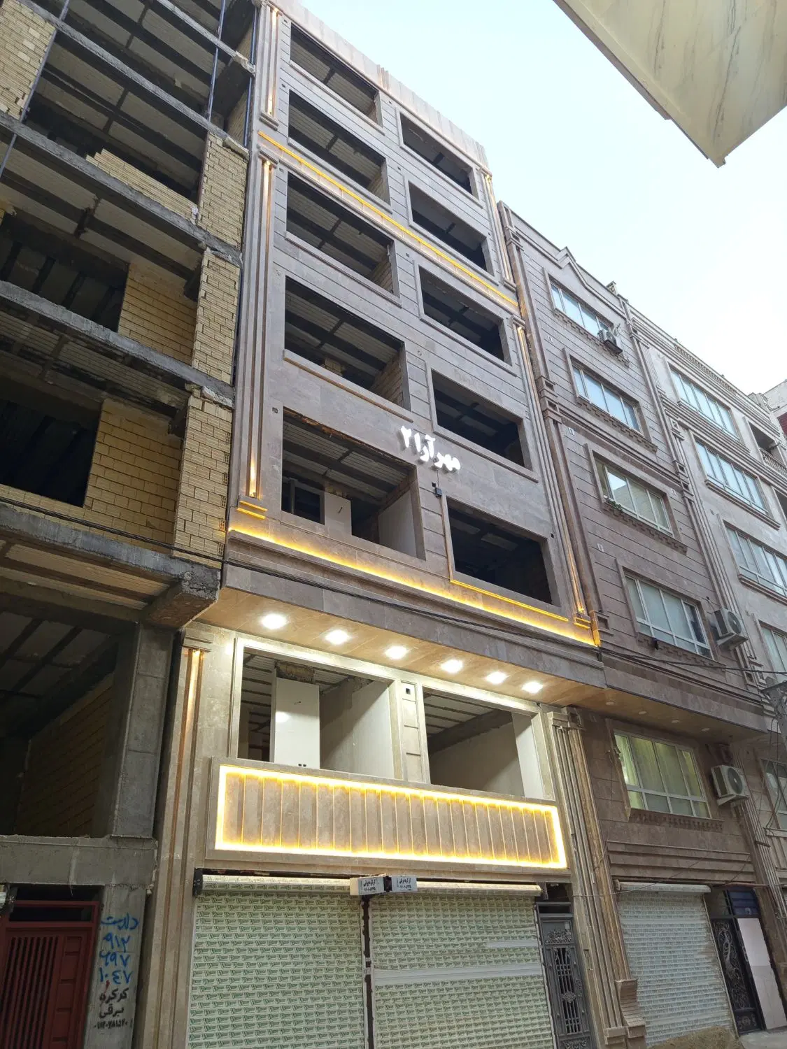 ۱۰۰متر رو به نما پارکینگ دار ستاری7