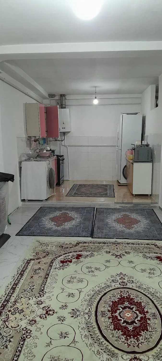 حیاط مسکونی در باغمعروف