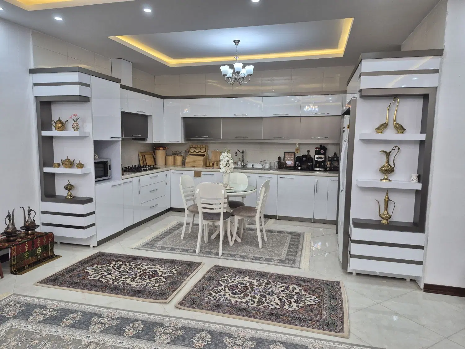 اجاره واحد آپارتمان ۱۷۰ متری مدرس