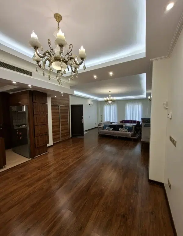 ۱۰۰متر_سالن پرده خور_ فول بازسازی_سکونت چندساله