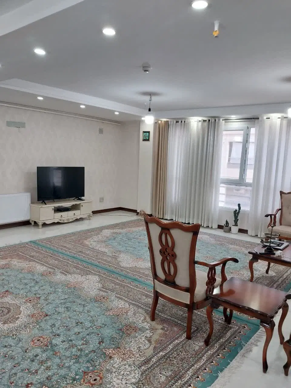 آپارتمان ۱۳۵ متری_ شهرک بهشتی_ شمالی رفاه ۸