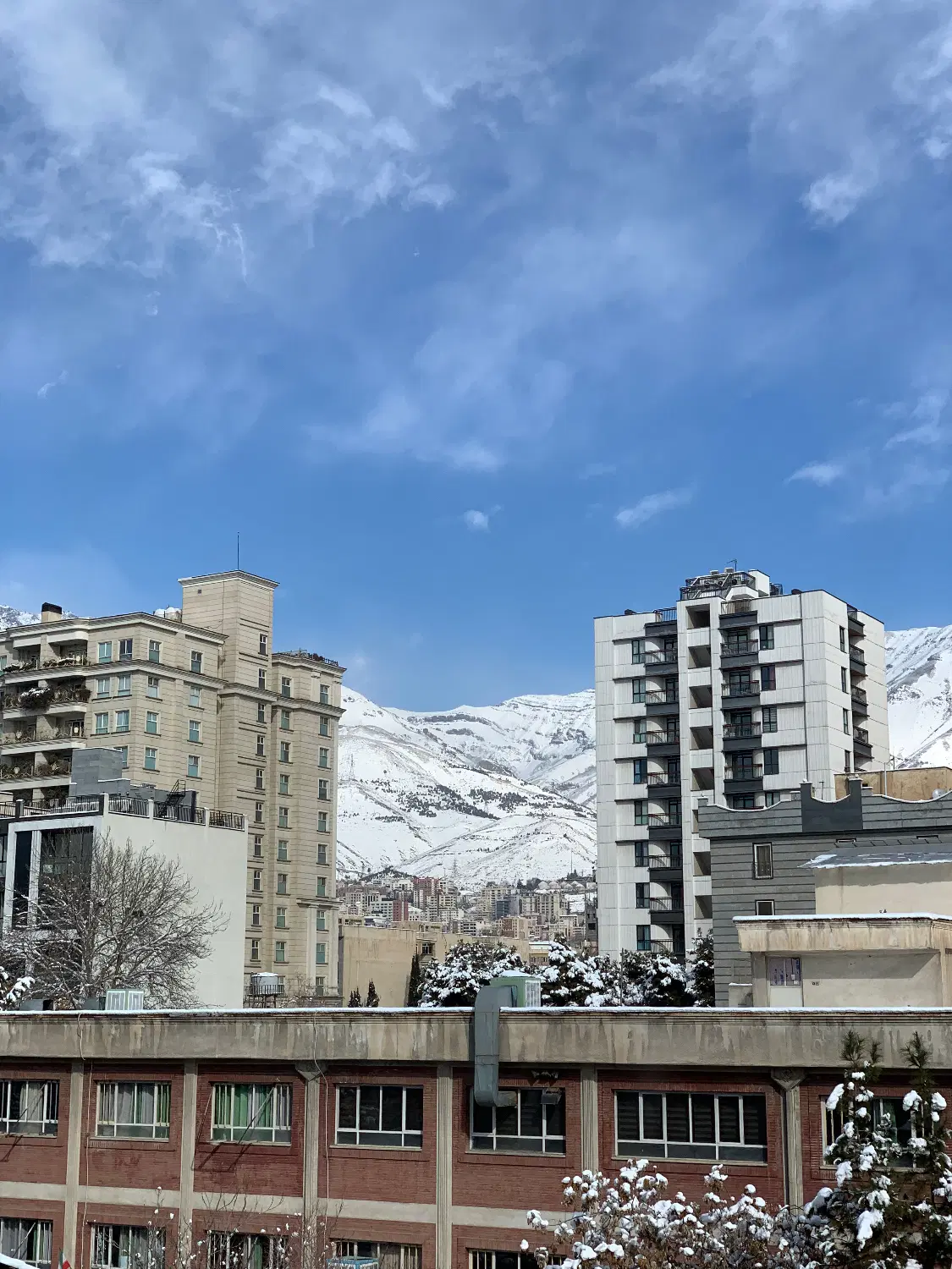 آپارتمان ۹۶ متری دو خوابه خیابان گلزار