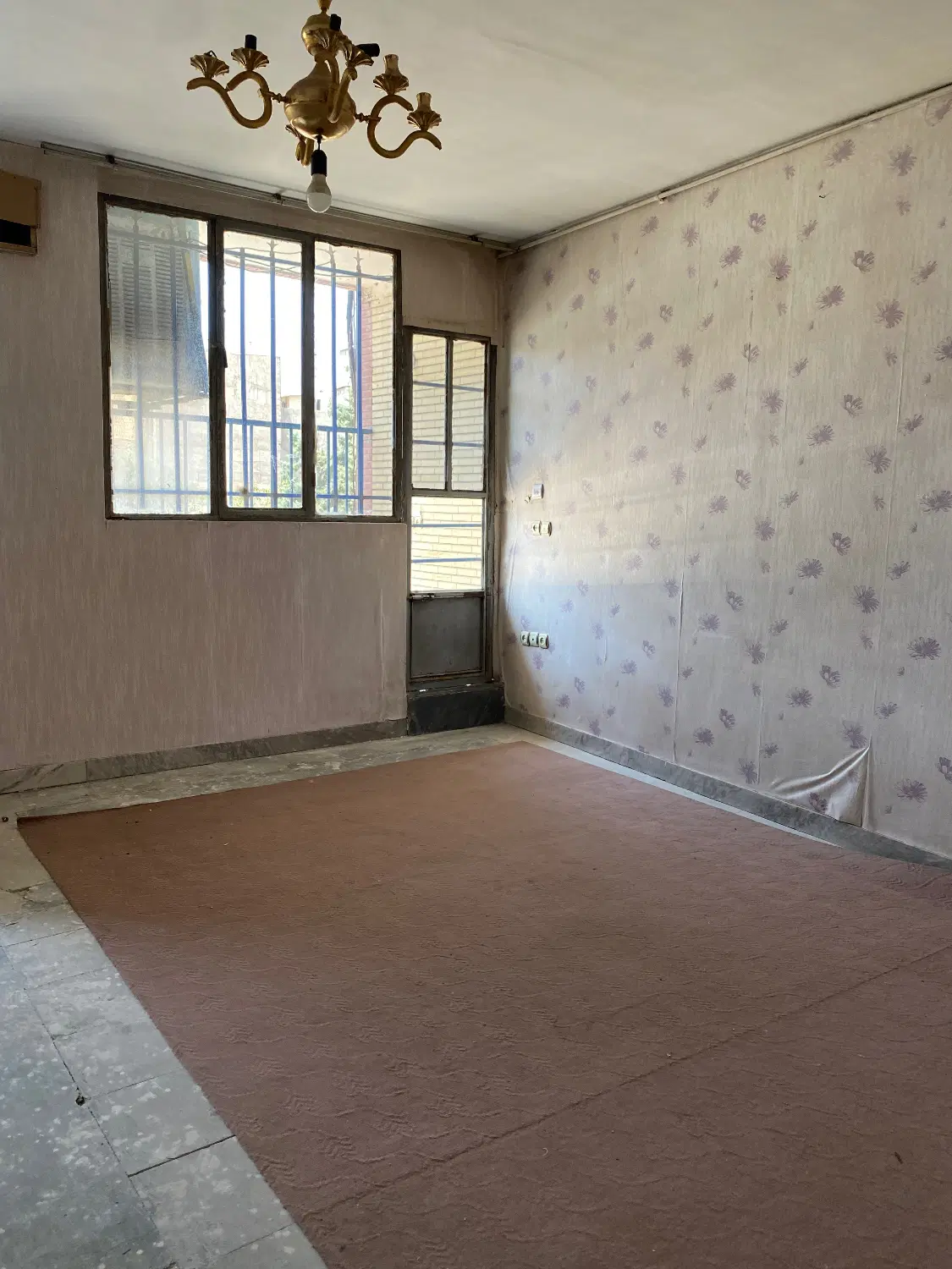 آپارتمان تک واحدی