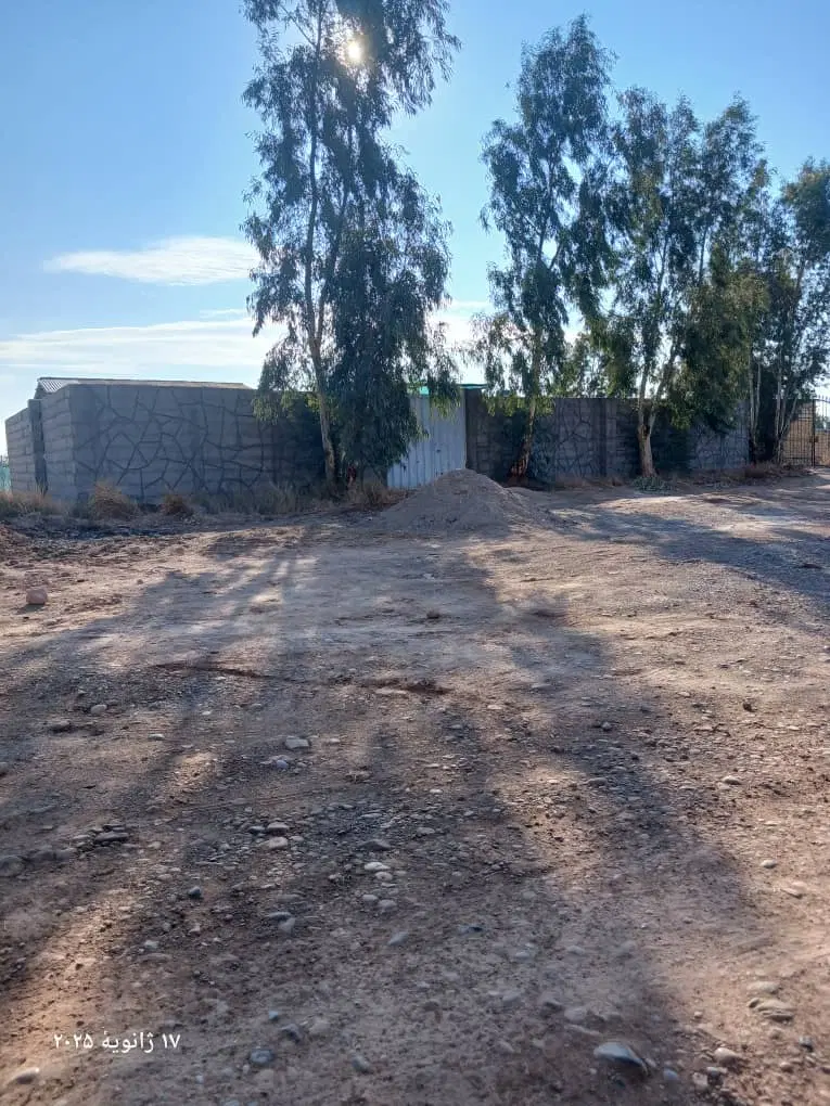 زمین فروشی