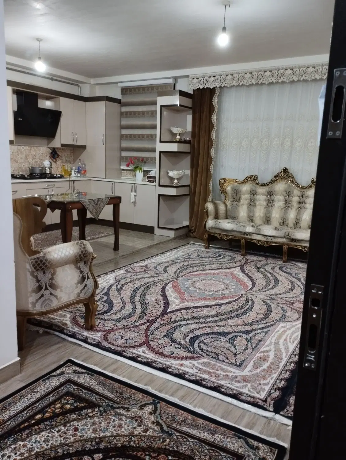 واحد ۸۰ متری در شهرک ولیعصر