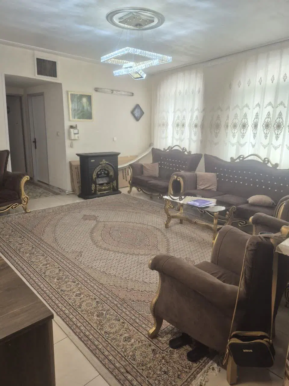 واحد ۷۲ متری طبقه اول روبه نما سنددار