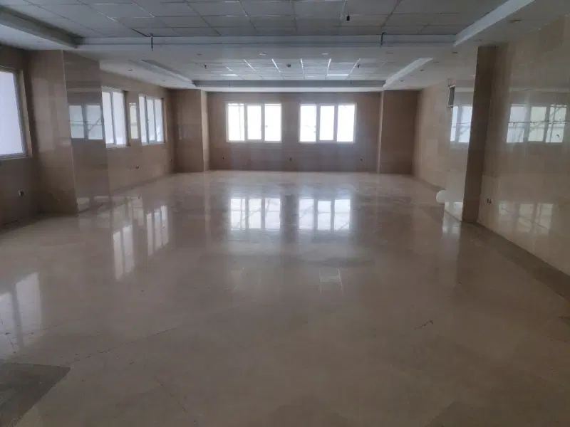سالن به مساحت ۱۷۰ متر مربع