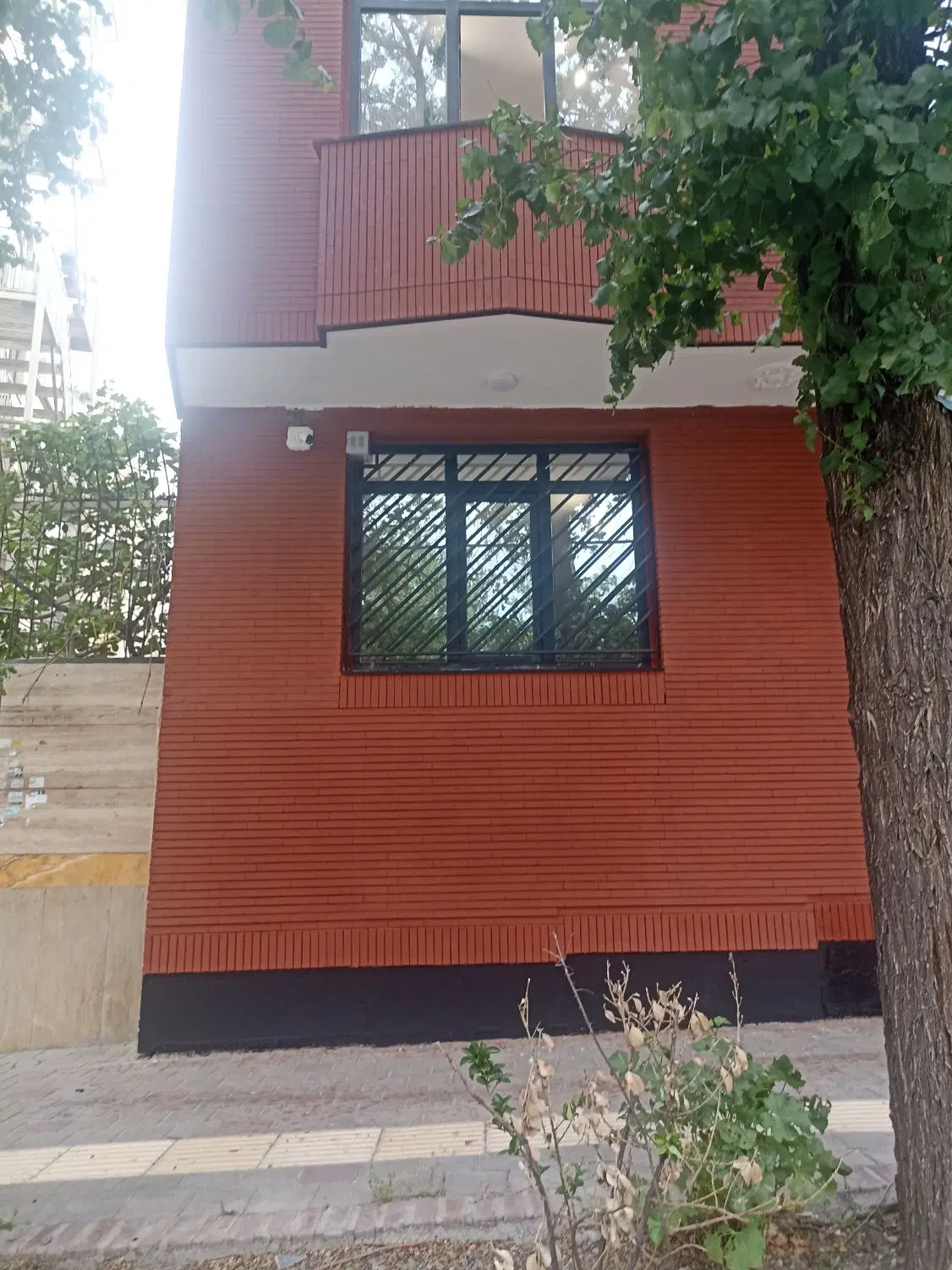 اجاره خانه طبقه دوم 130متری شهرک الوند .