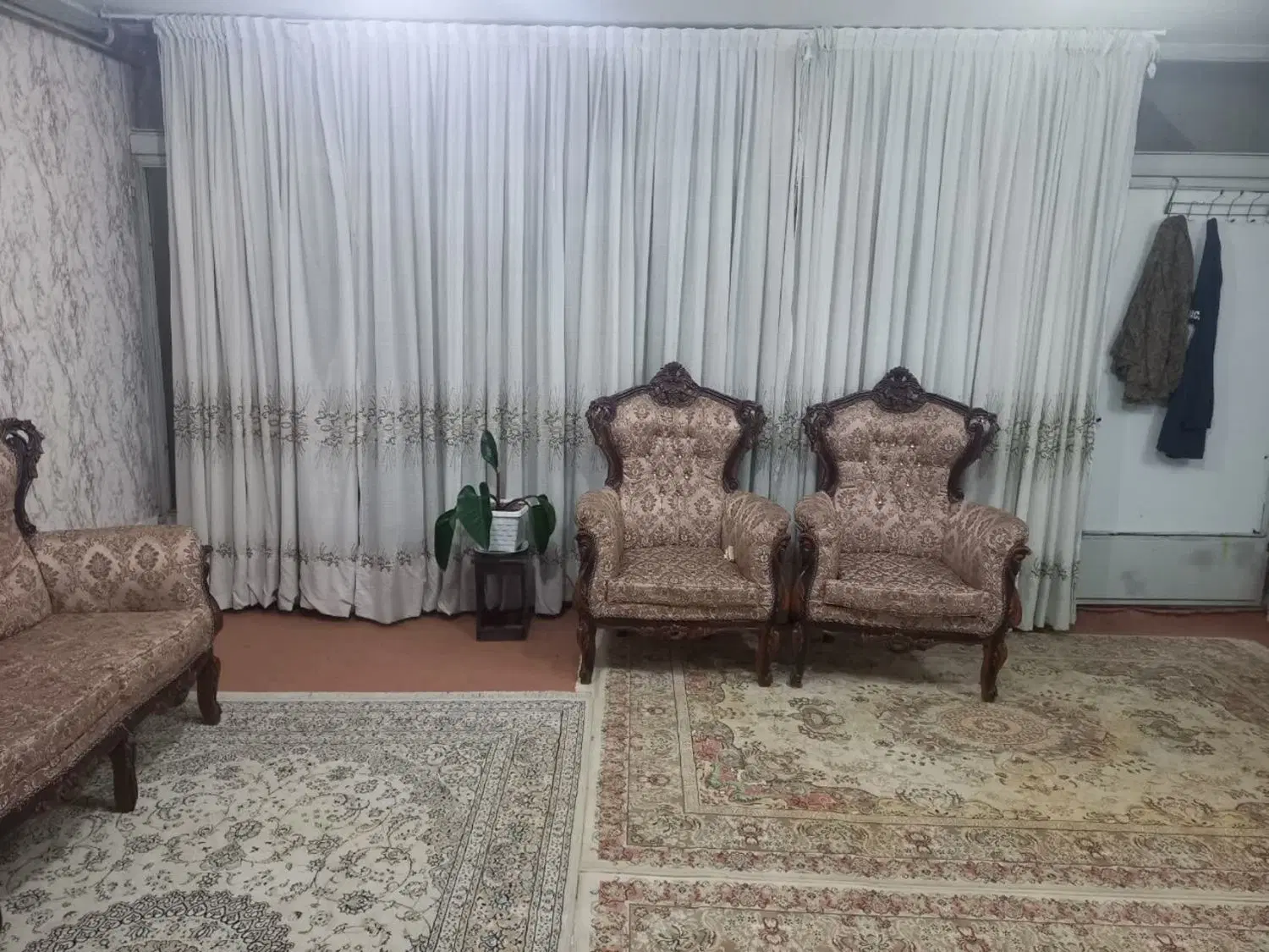 منزل مناسب حیاط دار