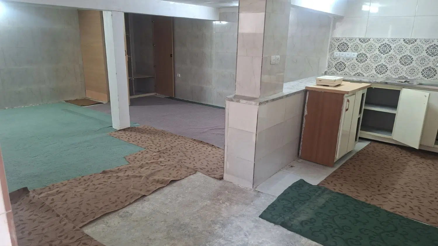 طبقه پایین چمن ۵۳ منزل ویلایی