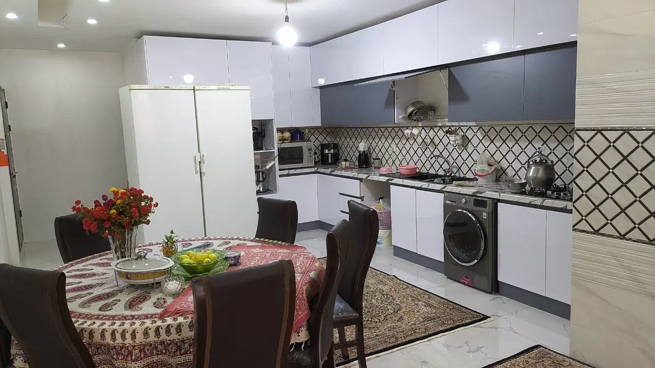 آپارتمان  نوساز در اندیشه شهرک شاهد