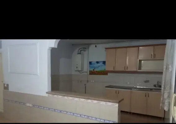 حدود ۸۰ متر طبقه
