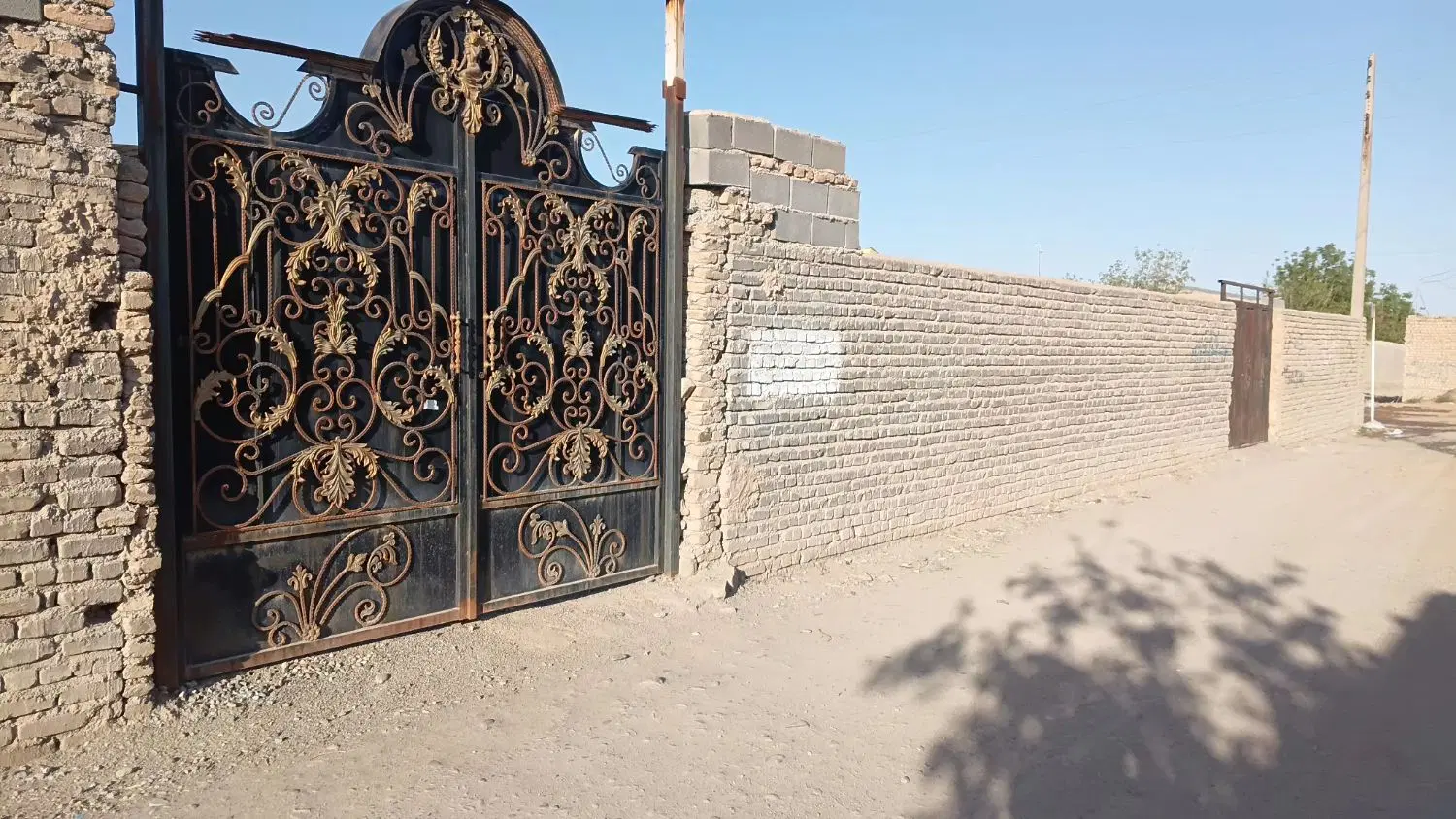 چهاردیواری (دونبش) باغچه ، معاوضه با آپارتمان قرچک