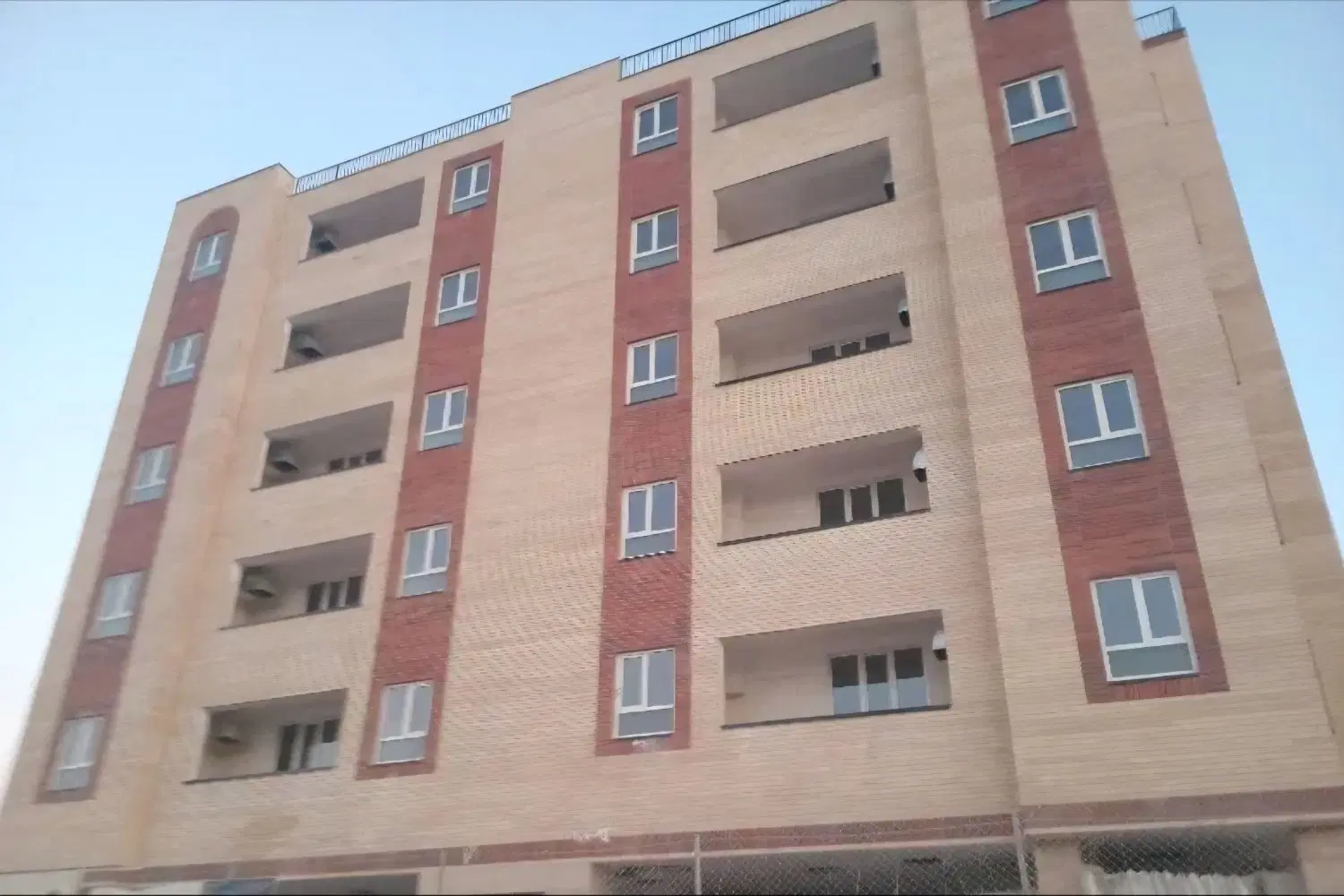 آپارتمان مسکن ملی ۵۶۰ هکتاری شهرک شهید ریسی