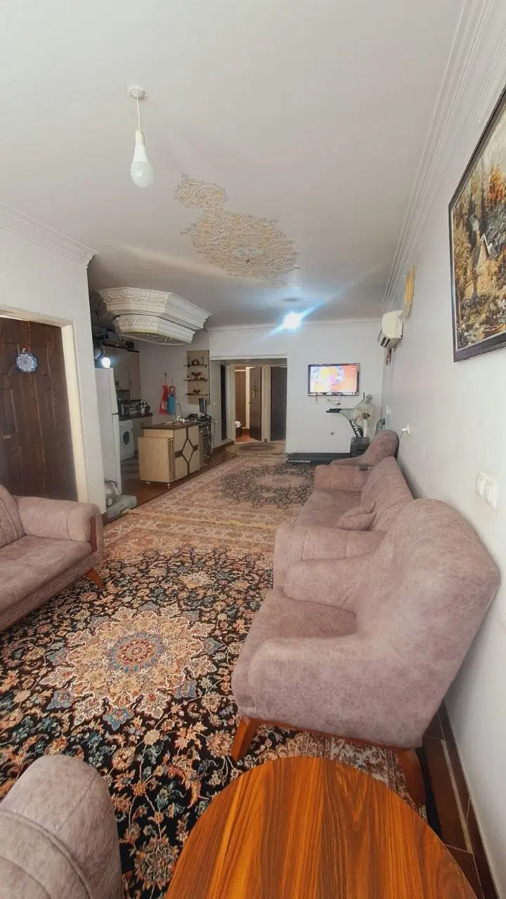 منزل مسکونی ۳ طبقه کوچه حسین پور
