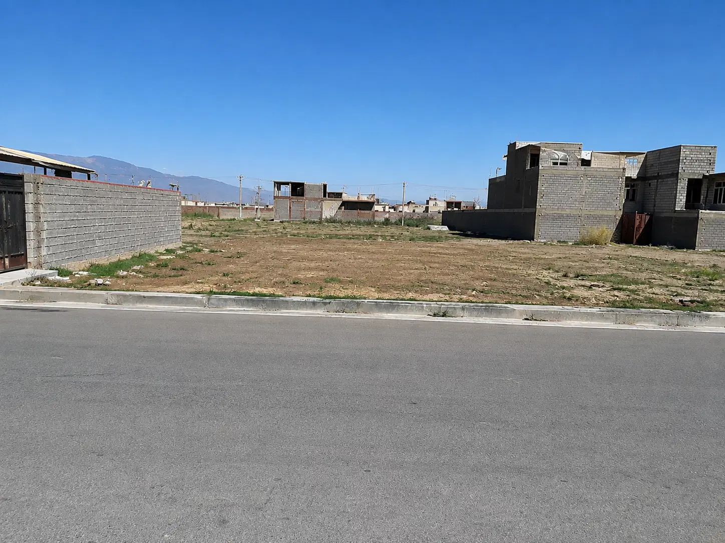 زمین ۲۵۰ متری