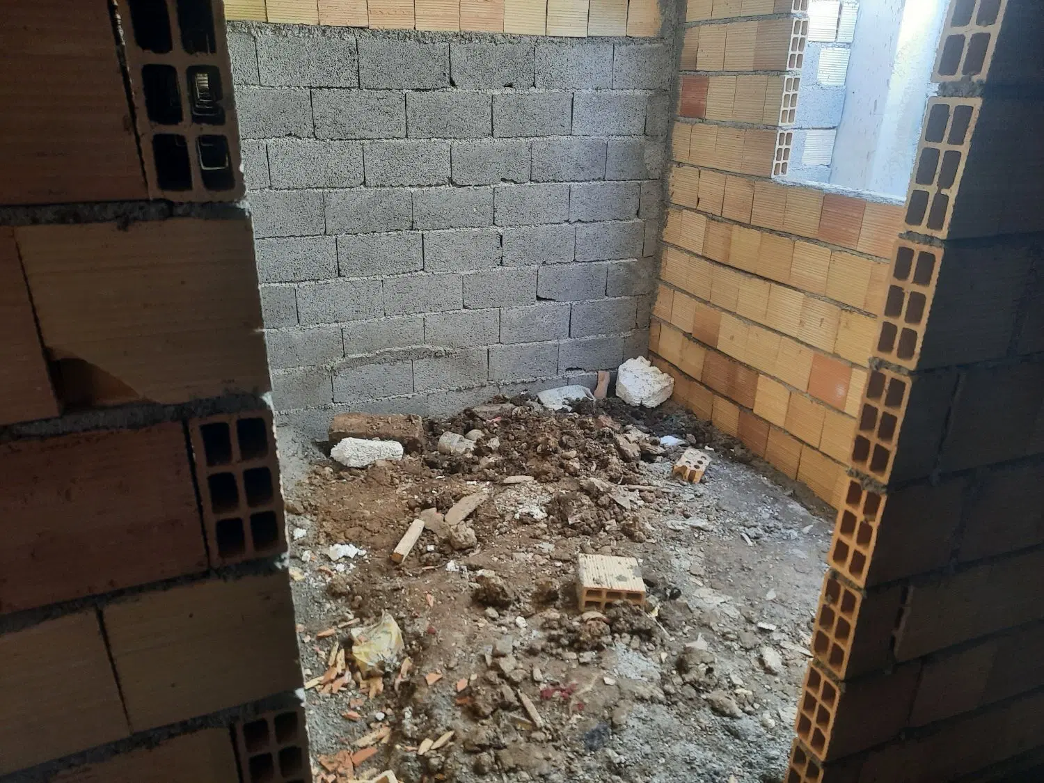 سلام آپارتمان ۳طبقه تک واحده بادارای خلافی