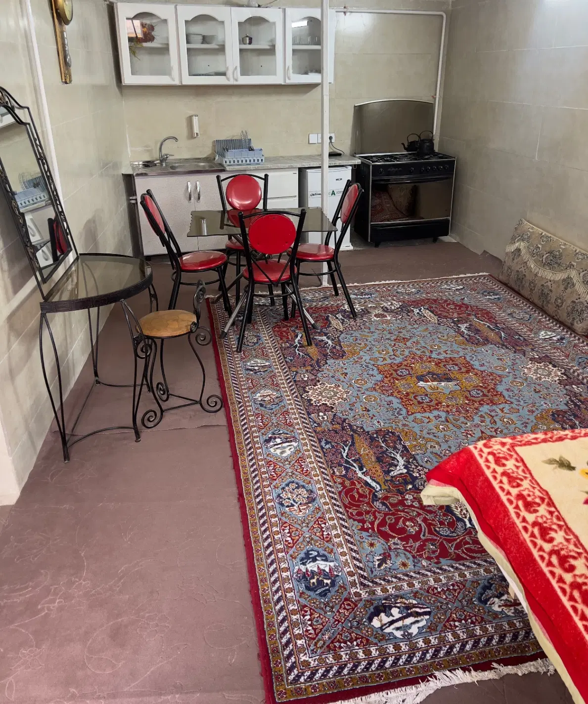 سوییت با حیاط ۵ متری