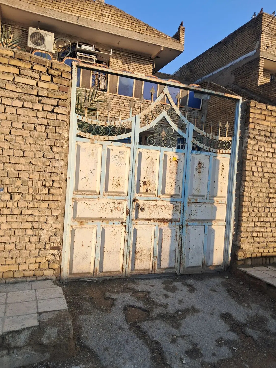 خانه دو طبقه ویلایی 175 متر ماشین رو و دارای سند