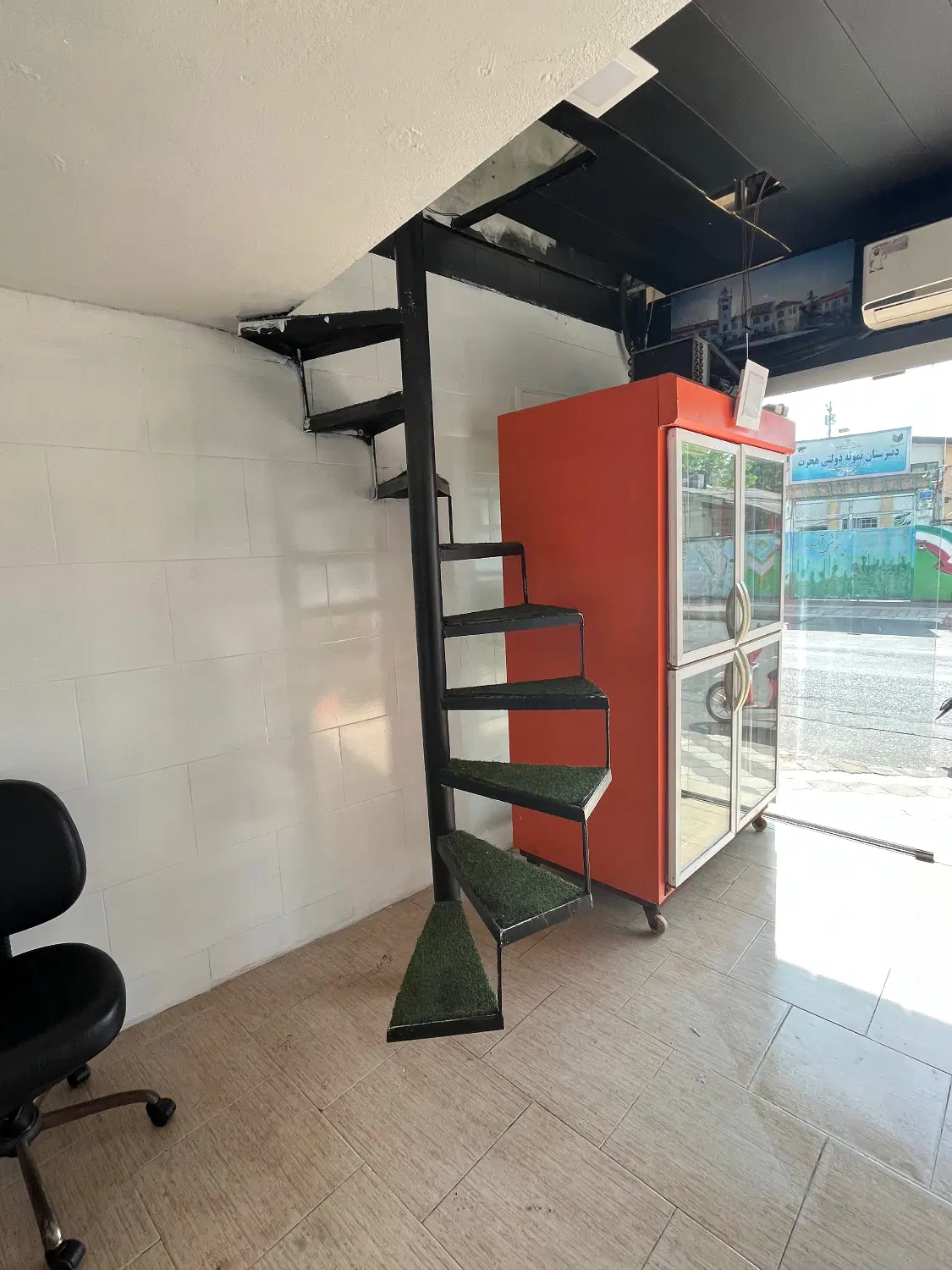 مغازه ۲۵متری با ۹متر بالکن
