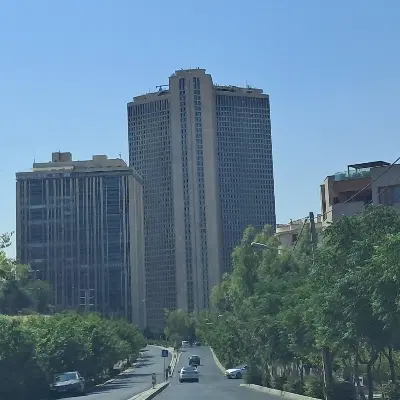 ملک تجاری و مسکونی (مزایده)