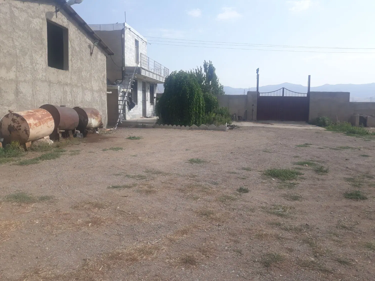 گاوداری صنعتی ۱۰۰ راسی