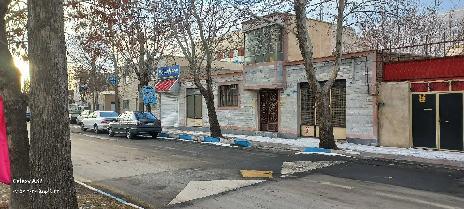 خانه ویلایی با مغازه