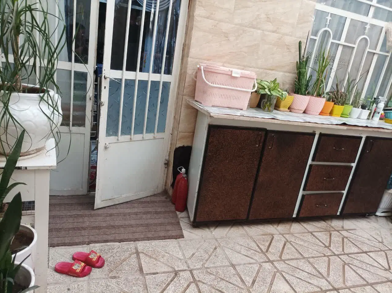خانه ویلایی تمیز با بهترین موقعیت مکانی و آرامش