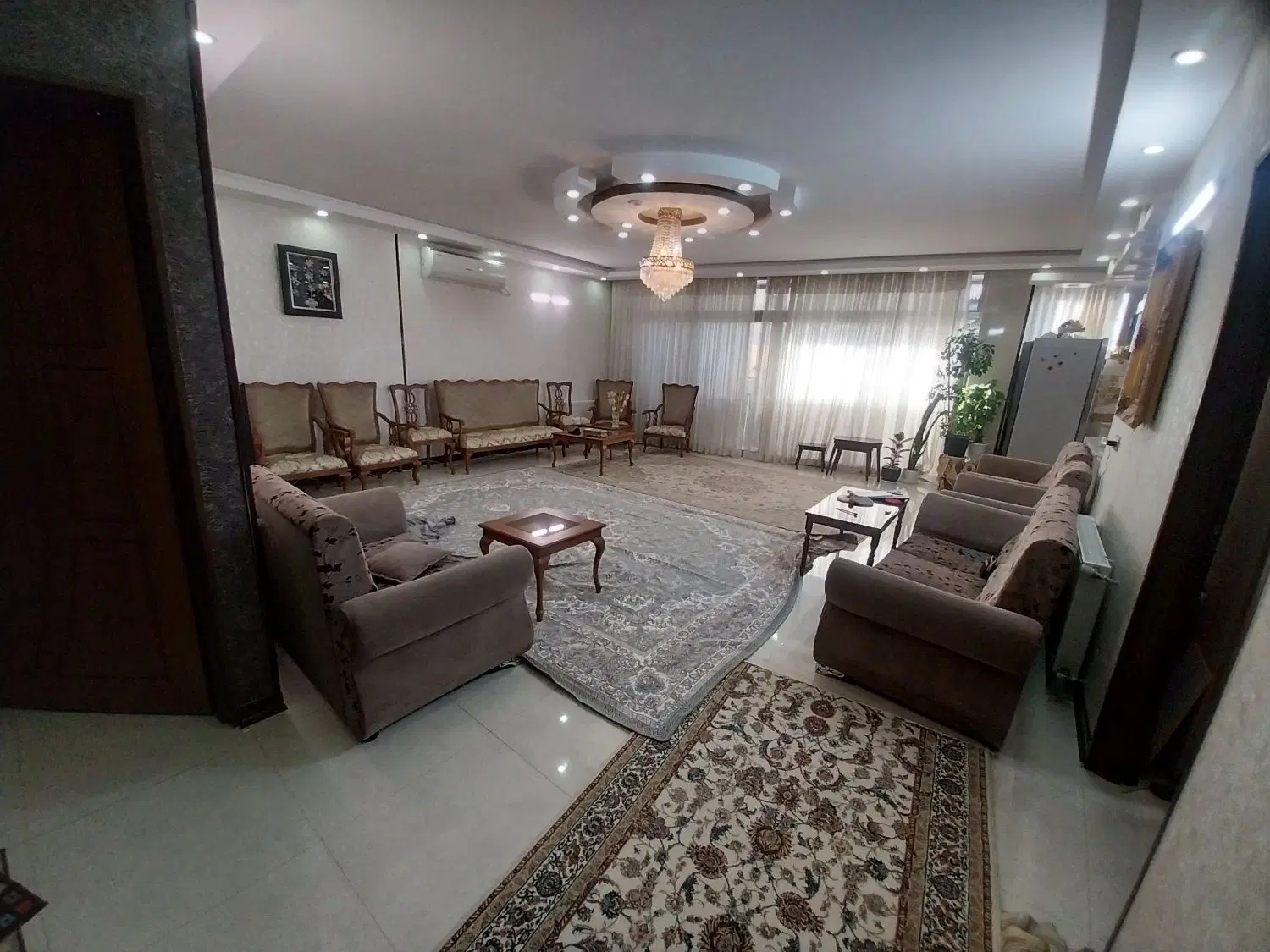 آپارتمان تک واحدی