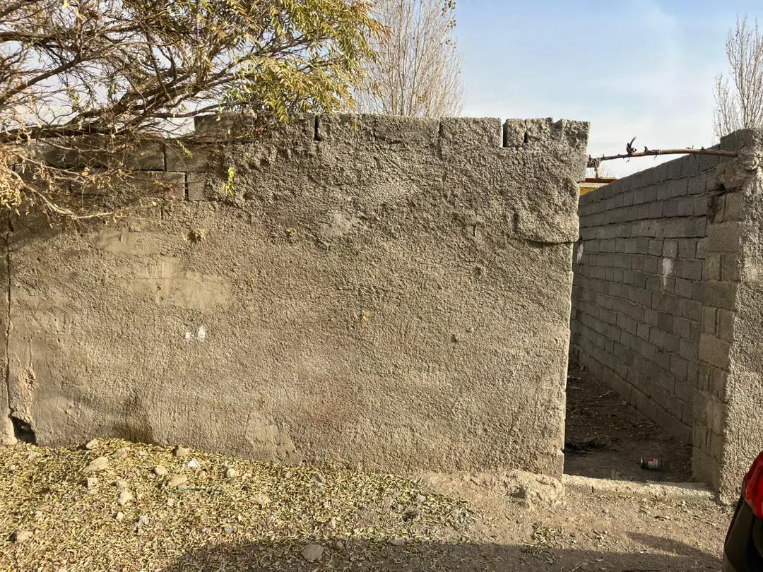 ۱۰۰ متر زمین درخیابان نماز چهار باغ