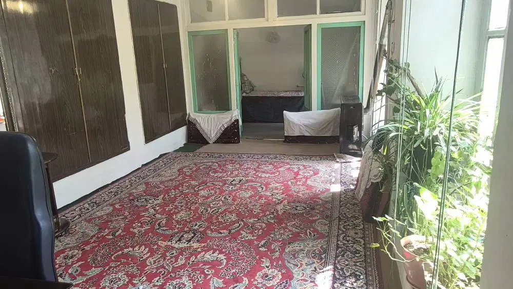 مسکونی با استعداد تجاری و انبار 250 متر