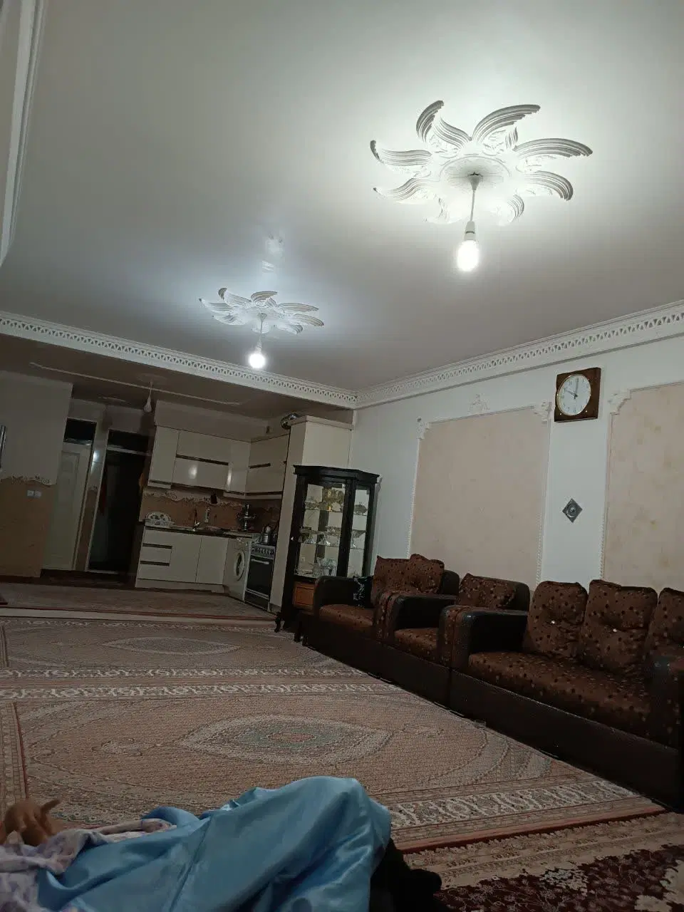 خانه دوطبقه برای دو خانواده در اول ابوطالب کوچه ۶
