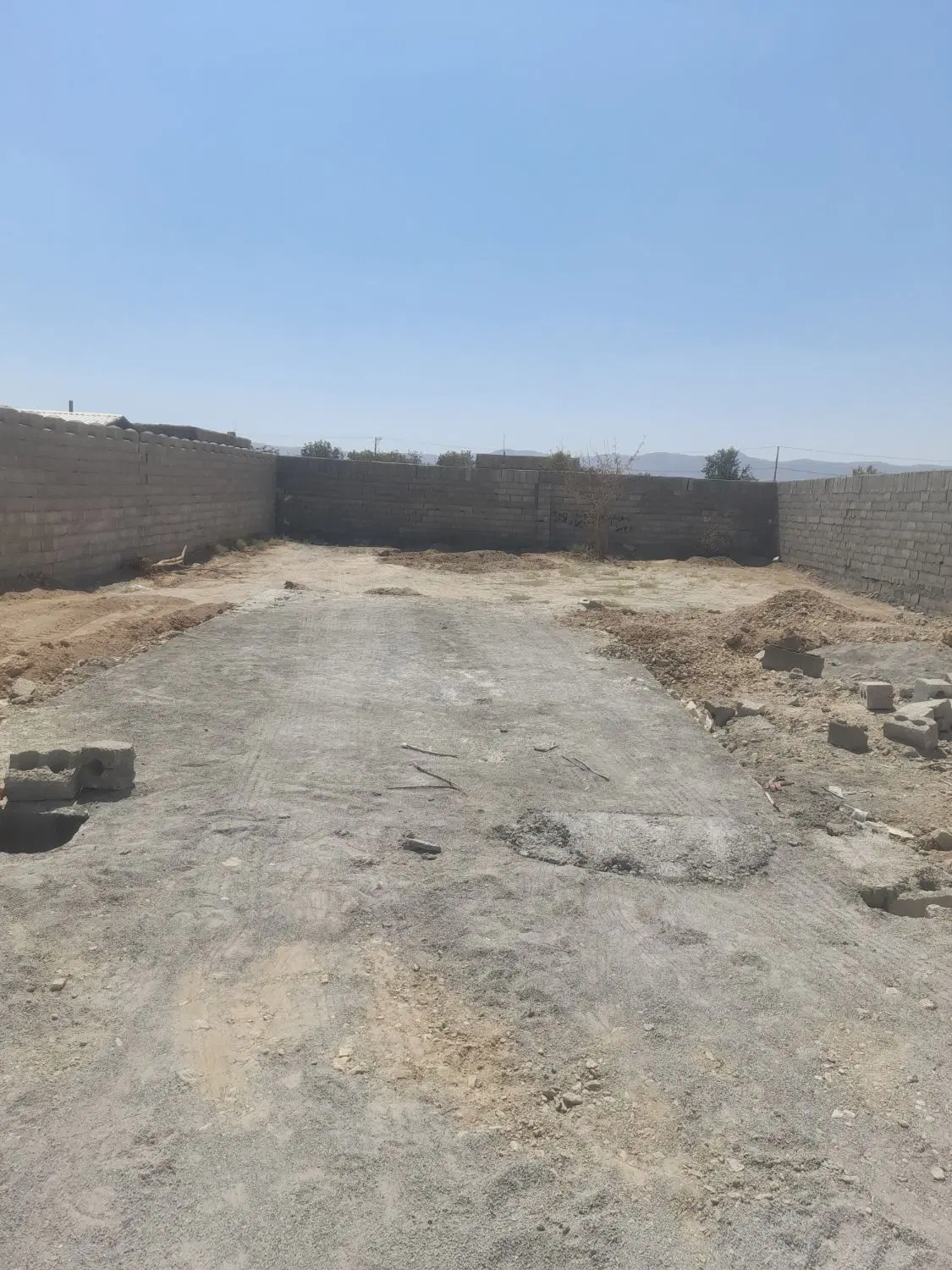 باغ ۵۰۰متری محله امن