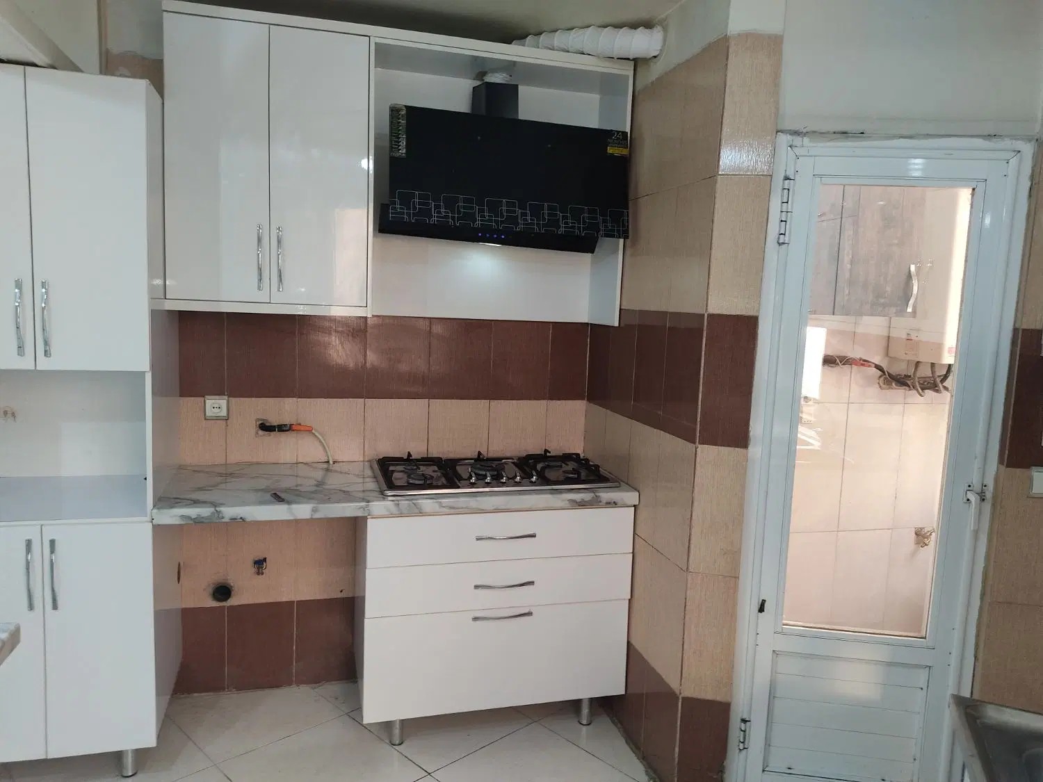 تک واحدی 70متری تخلیه دارای آسانسور بالکن