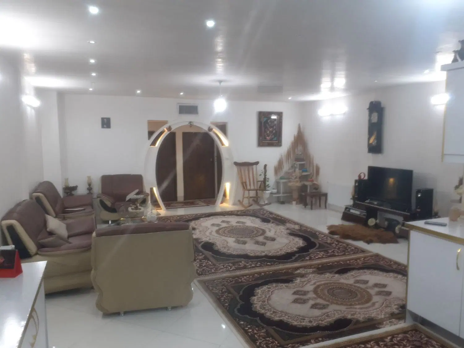 اجاره آپارتمان صد متری دو خوابه طبرسی شمالی ۵۴