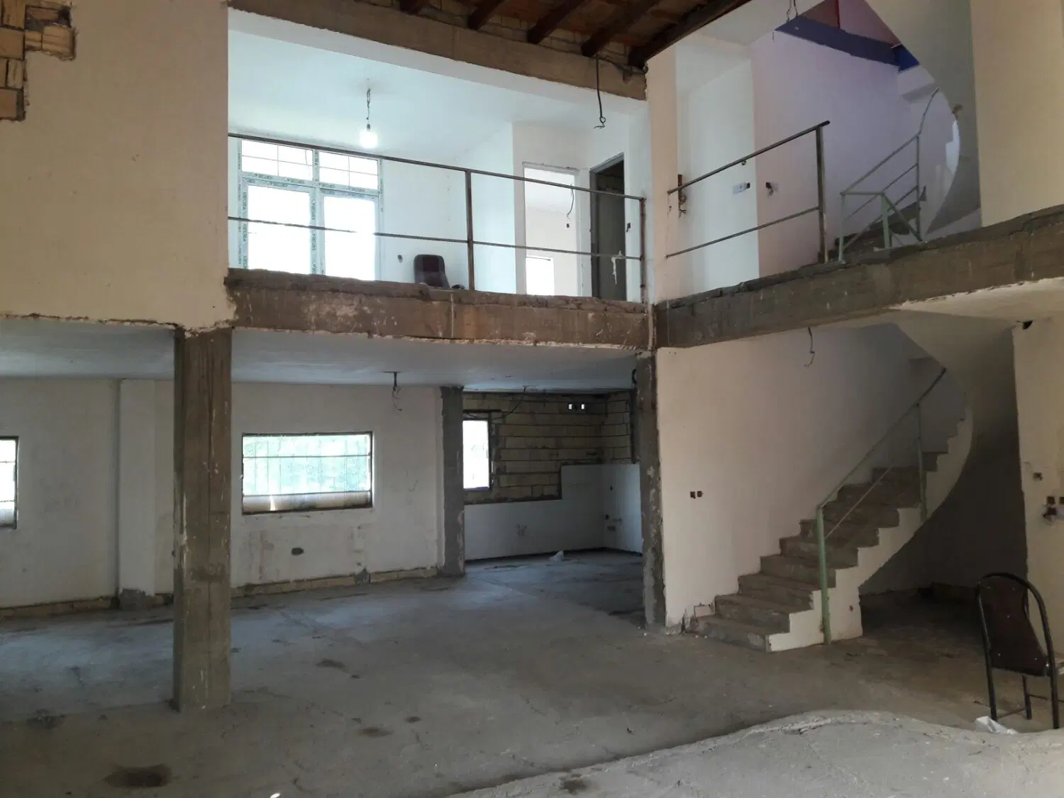 اجاره انبار کارگاه دفتر۳۰۰سه طبقه اول فلکده