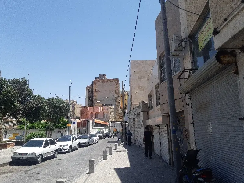 مغازه نبش مصلی ۱۵ متراژ ۲۲ متر