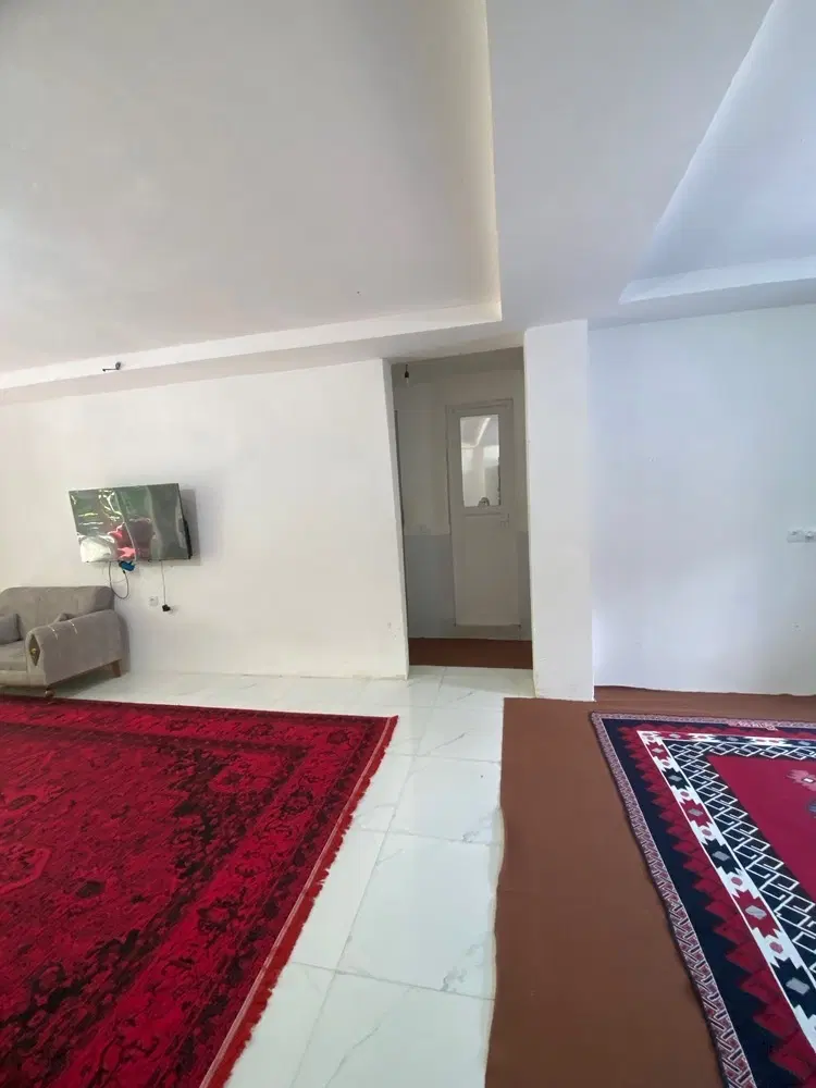 ویلا اجاره لب رودخانه تراس بالکن حیاط